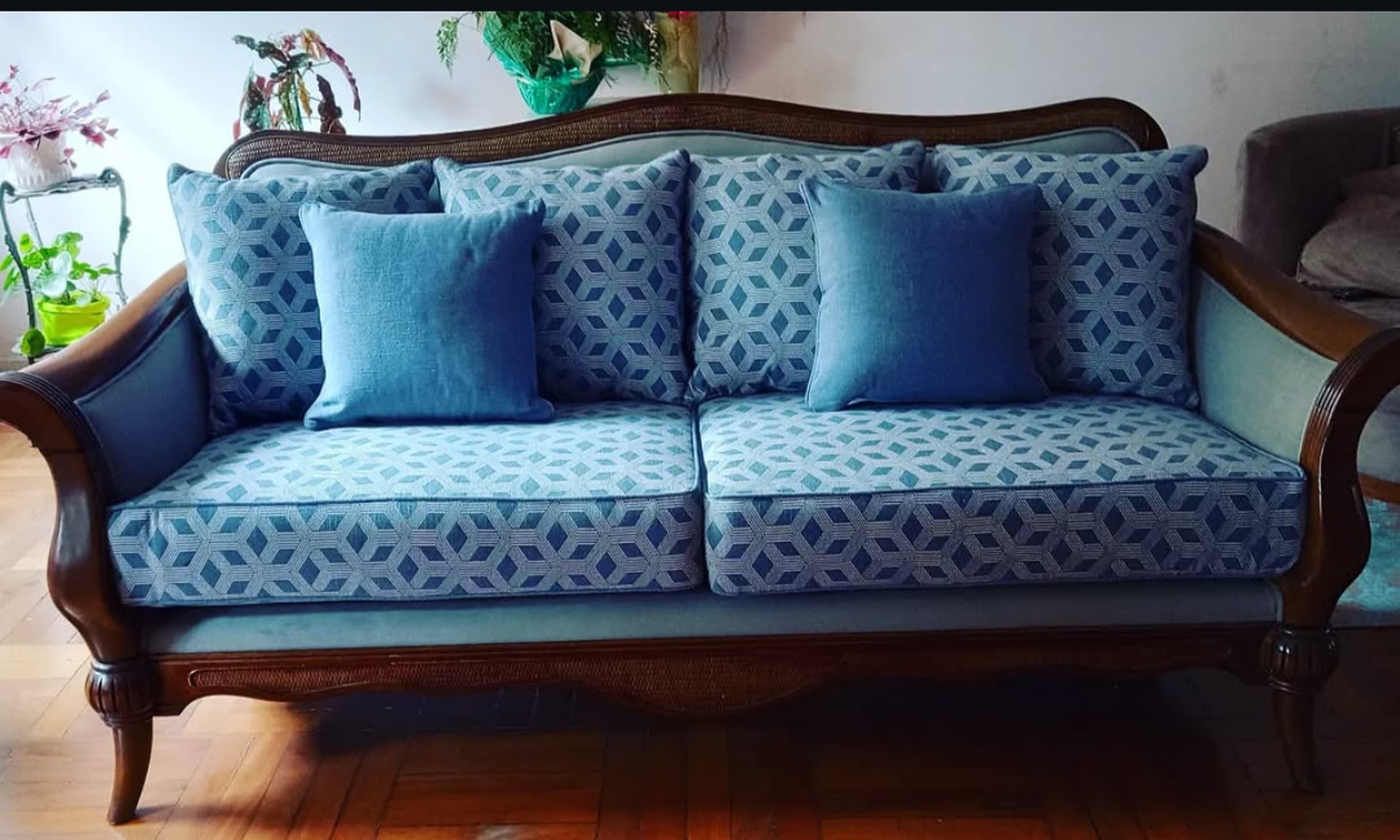 Reforma de sofá provençal em República