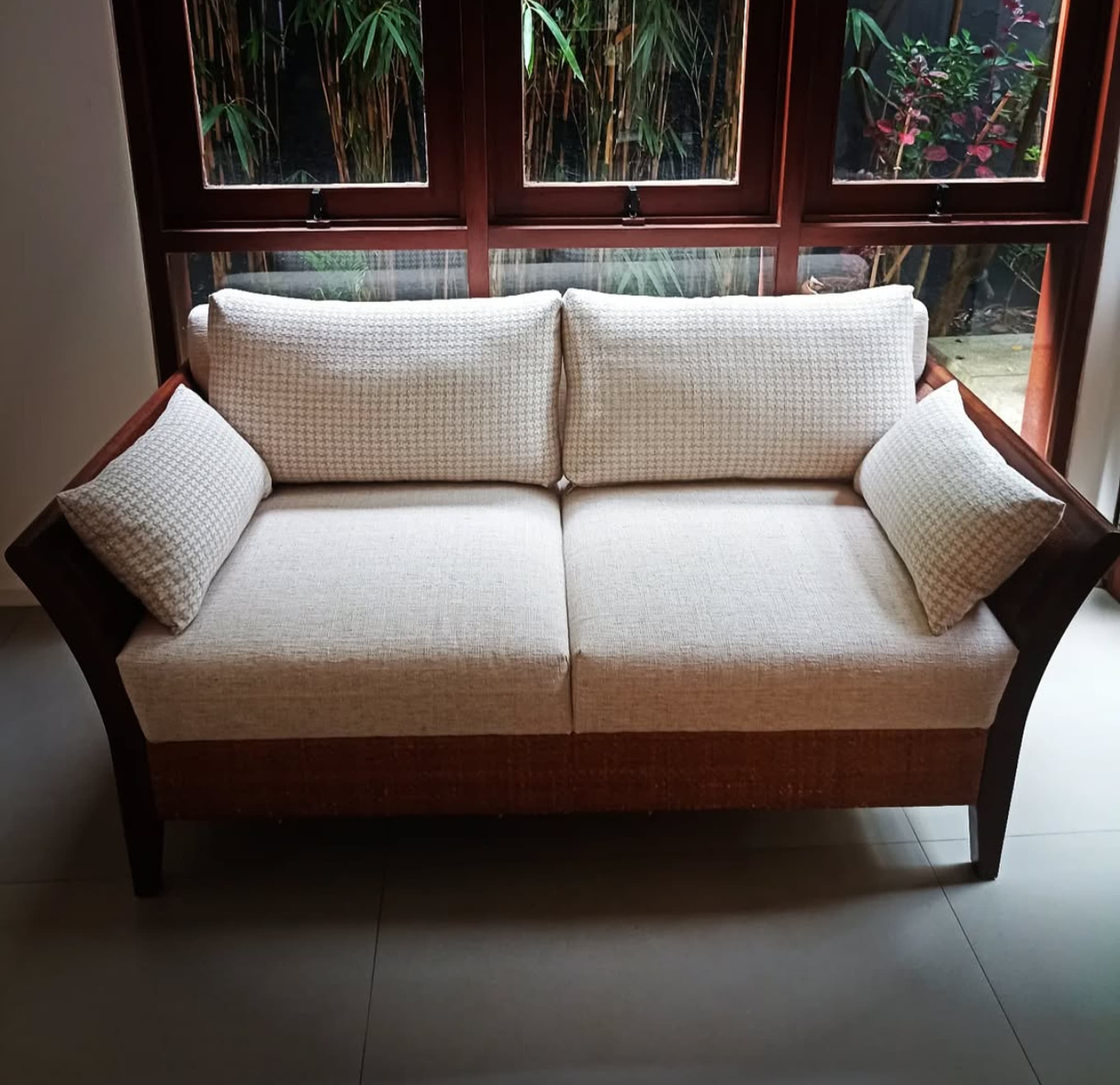 Almofadas para sofá em Consolação