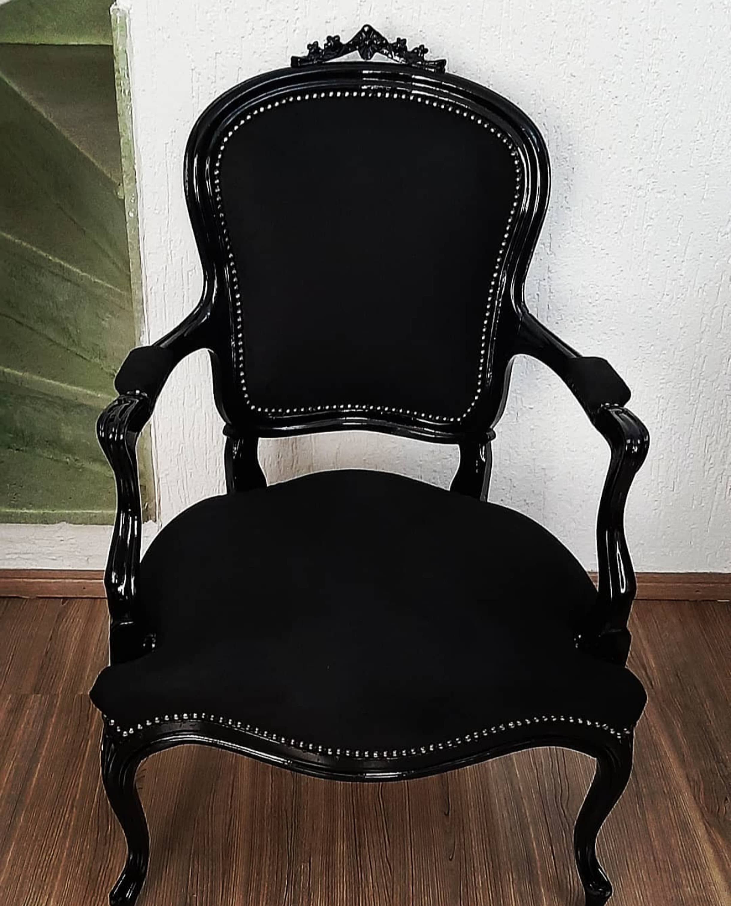 Restauração de poltrona Luiz XV em Santana